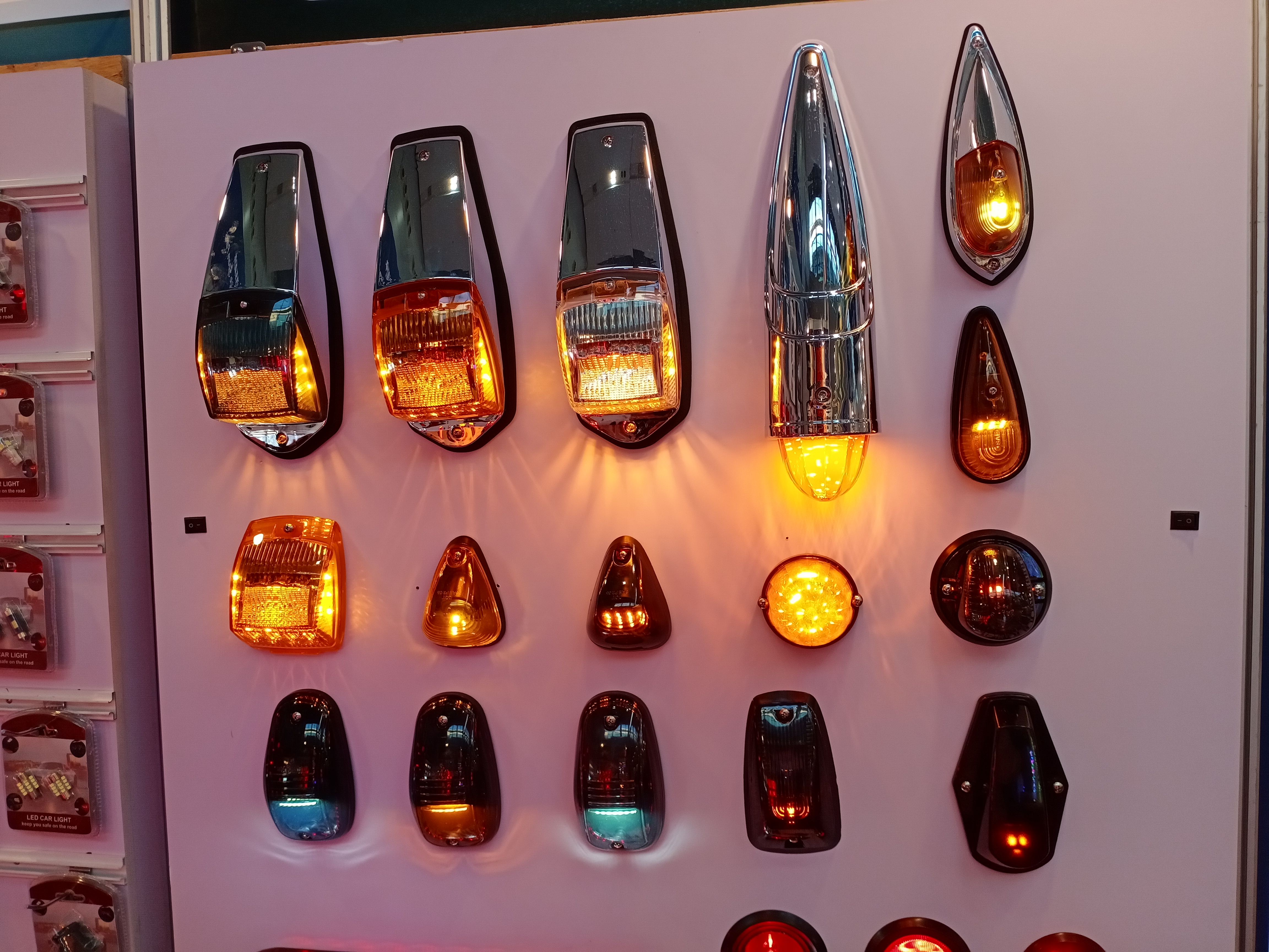 Su ge&ccedil;irmez LED iş ışığı, sıcak sate LED iş ışığı, otomotiv LED iş ışığı, ayarlanabilir LED iş ışığı, stand ile en iyi LED iş ışığı